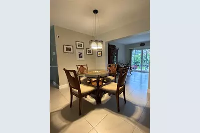7008 NW 95th Ter, Tamarac, FL 33321 - Photo 13