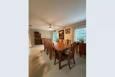 7008 NW 95th Ter, Tamarac, FL 33321 - Photo 15