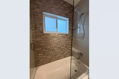 7008 NW 95th Ter, Tamarac, FL 33321 - Photo 7