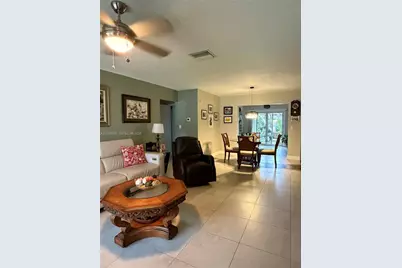 7008 NW 95th Ter, Tamarac, FL 33321 - Photo 17