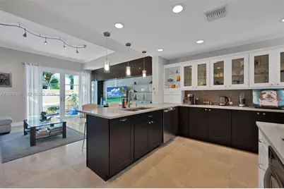 18345 NE 30th Pl #18345, Aventura, FL 33160 - Photo 5