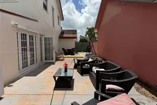 9085 Grand Canal Dr, Miami, FL 33174 - Photo 11