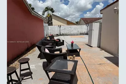 9085 Grand Canal Dr, Miami, FL 33174 - Photo 9