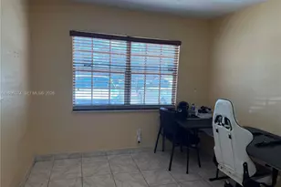 9085 Grand Canal Dr, Miami, FL 33174 - Photo 3