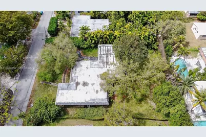 985 NE 84th St, Miami, FL 33138 - Photo 29