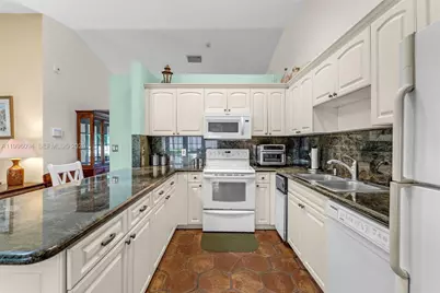 11018 SW 147th Pl, Miami, FL 33196 - Photo 7