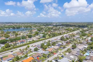 8461 NW 16th St, Pembroke Pines, FL 33024 - Photo 31