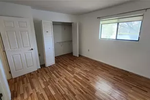 210 E Palm Cir E, Pembroke Pines, FL 33025 - Photo 19