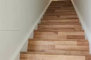 210 E Palm Cir E, Pembroke Pines, FL 33025 - Photo 13