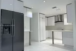 1295 SE 9th Pl, Homestead, FL 33035 - Photo 11