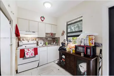 7625 NW 4th Ct, Miami, FL 33150 - Photo 9