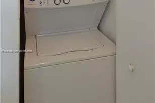 325 S Biscayne Blvd, Miami, FL 33131 - Photo 9