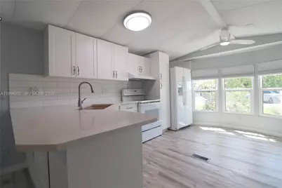 221 Grassy Key, Naples, FL 34114 - Photo 9