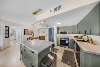 1621 Bay Rd #802, Miami Beach, FL 33139 - Photo 11