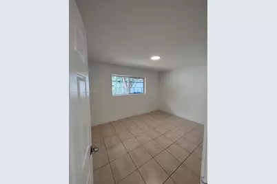 1128 NW 76th St, Miami, FL 33150 - Photo 19