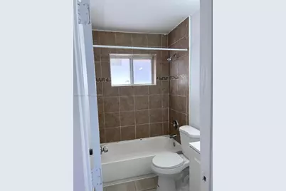 1128 NW 76th St, Miami, FL 33150 - Photo 13