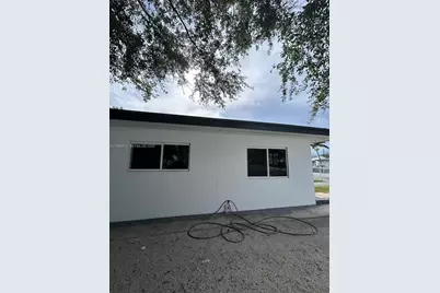 1128 NW 76th St, Miami, FL 33150 - Photo 27