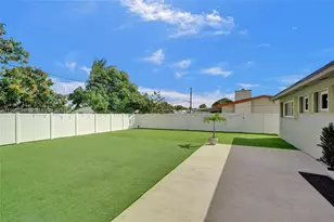 19625 NW 6th Pl, Miami Gardens, FL 33169 - Photo 9