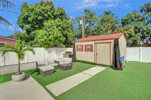 19625 NW 6th Pl, Miami Gardens, FL 33169 - Photo 11