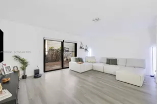 4155 Coral Springs Dr, Coral Springs, FL 33065 - Photo 11