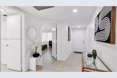 100 SW 130th Ter #204C, Pembroke Pines, FL 33027 - Photo 7