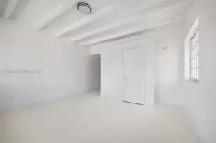 3915 N Meridian Ave, Miami Beach, FL 33140 - Photo 17