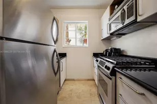 3915 N Meridian Ave, Miami Beach, FL 33140 - Photo 7