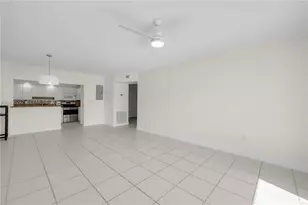 462 Golden Isles Dr, Hallandale Beach, FL 33009 - Photo 3