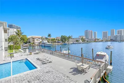 462 Golden Isles Dr #210, Hallandale Beach, FL 33009 - Photo 27