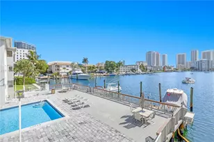 462 Golden Isles Dr, Hallandale Beach, FL 33009 - Photo 27