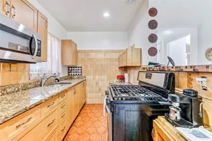 1263 NE 182nd St, North Miami Beach, FL 33162 - Photo 13