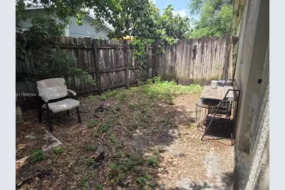 34 SW 6th Ave #4, Dania Beach, FL 33004 - Photo 15