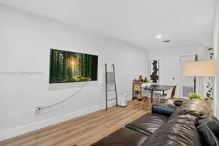 7811 NE 10th Ct, Miami, FL 33138 - Photo 17