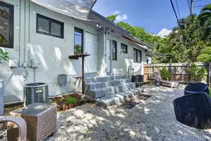 7811 NE 10th Ct, Miami, FL 33138 - Photo 23