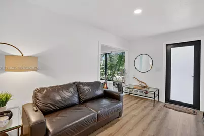7811 NE 10th Ct, Miami, FL 33138 - Photo 15