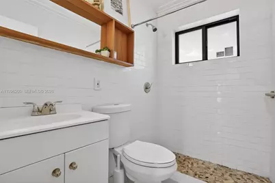 7811 NE 10th Ct, Miami, FL 33138 - Photo 13