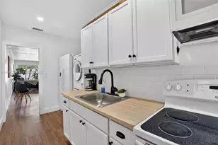 7811 NE 10th Ct, Miami, FL 33138 - Photo 31