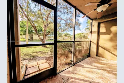 310 Lakeview Dr #105, Weston, FL 33326 - Photo 23