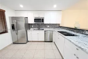 310 Lakeview Dr, Weston, FL 33326 - Photo 5