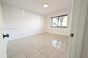 310 Lakeview Dr, Weston, FL 33326 - Photo 17