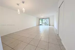 310 Lakeview Dr, Weston, FL 33326 - Photo 9