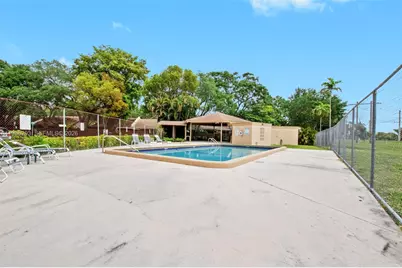 1360 NW 97th Ter #272, Pembroke Pines, FL 33024 - Photo 35