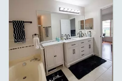 1016 Via Jardin #1016, Riviera Beach, FL 33418 - Photo 7