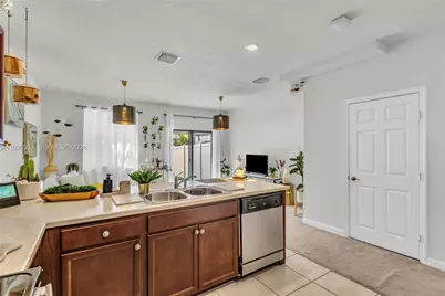 3392 W 105th Ter, Hialeah, FL 33018 - Photo 11