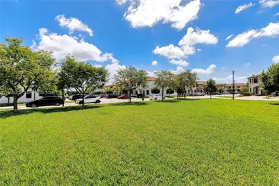 3392 W 105th Ter, Hialeah, FL 33018 - Photo 29
