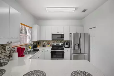 14098 SW 51st Ct, Miramar, FL 33027 - Photo 11