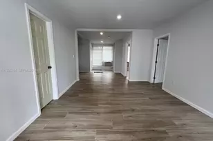 811 NW 21st Ct, Miami, FL 33125 - Photo 7