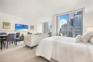 31 SE 6th St, Miami, FL 33131 - Photo 3