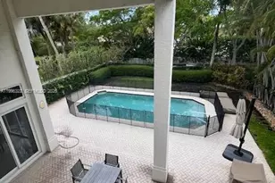 19420 NE 17th Ave, Miami, FL 33179 - Photo 3