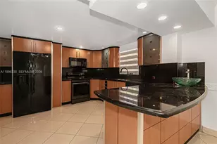 2545 NE 207th St, Miami, FL 33180 - Photo 11